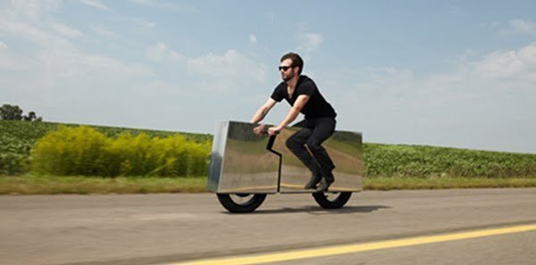 Moto Undone, un concept de motocicleta invizibila