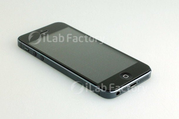 Primele imagini cu un iPhone 5 complet asamblat