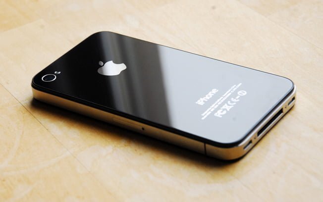 Ce se intampla cu un iPhone 5 scapat pe jos (VIDEO)