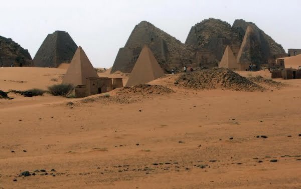 piramide antice descoperite