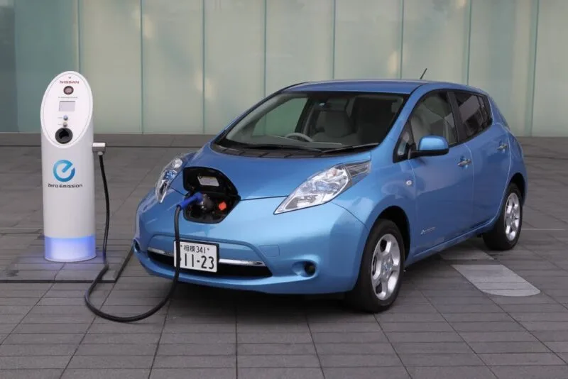 Nissan dezvolta masina