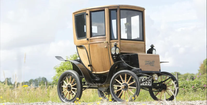 Woods Electric Queen Victoria Brougham