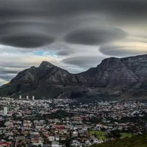 nori lenticulari africa de sud