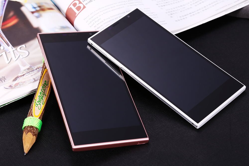 Leagoo Alfa gadgereport.ro