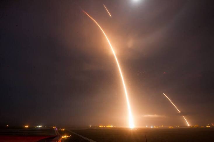 Space X Falcon 9 lansare istorica