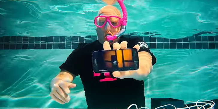 Samsung Galaxy S7, prezentat sub apă samsung galaxy s7 prezentat sub apa