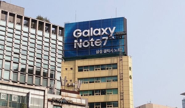 Efectul Galaxy Note 7. Profitul Samsung scade cu 30%
