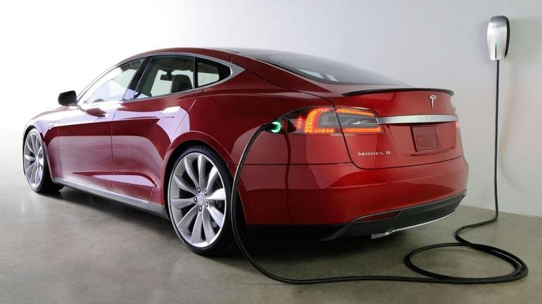 Producătorul de automobile electrice Tesla Motors trece pe profit