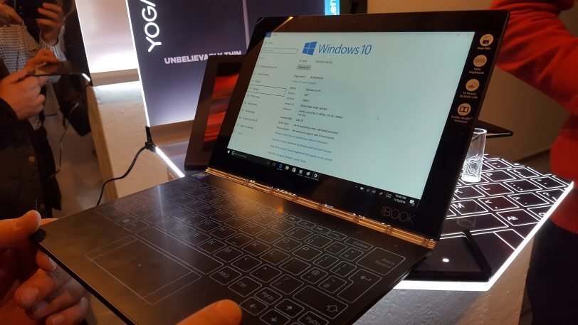 Lenovo Yoga Book a ajuns în România. Design spectaculos, preţ pe măsură