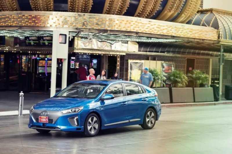 Hyundai construieşte