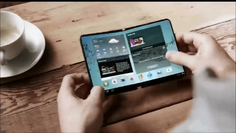 Prototipul telefonului flexibil Galaxy X debutează în acest an