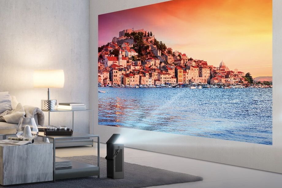 LG HU80KA. Primul proiector 4K UHD care îţi transformă casa în cinema