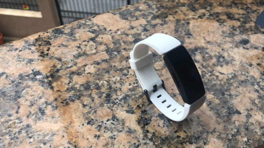 Fitbit Inspire — Imagine 3 Review GadgetReport.ro: Fitbit Inspire HR, o brățară optimă, cu un design elegant și funcții interesante