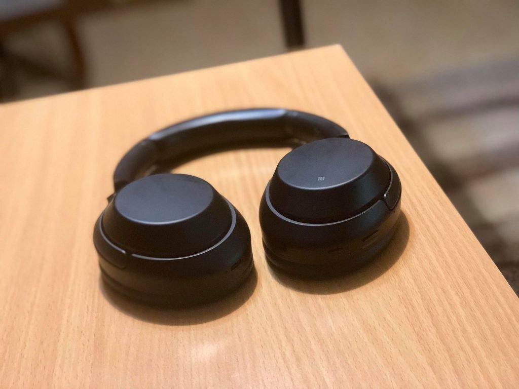 Noise Canceling — Imagine 4 Sony 2 1