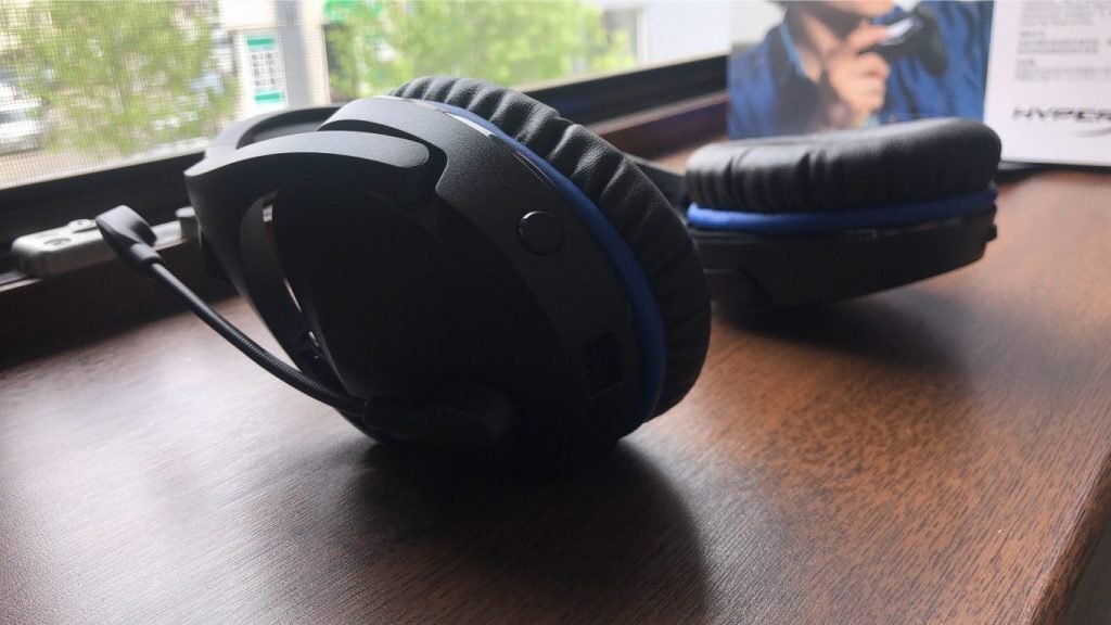 Review HyperX Cloud Stinger Wireless PC/PlayStation 4. Căști premium, cu sunet clar și autonomie bună
