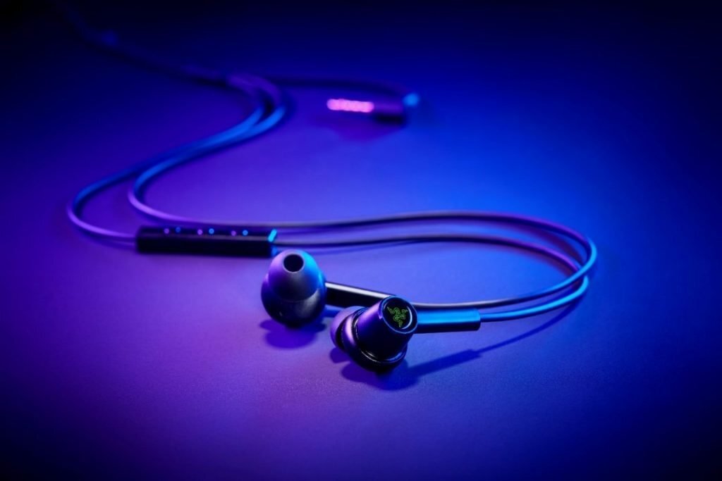 Razer Hammerhead Duo. Primele căști cu patru difuzoare