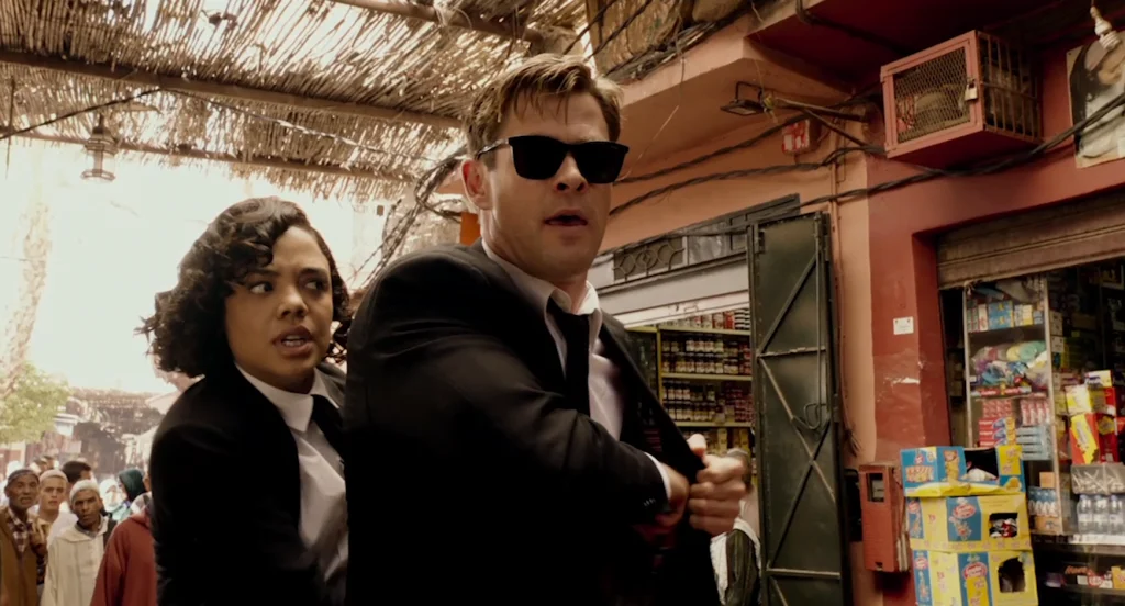 men in black — Imagine 3 Men in Black International. O nouă echipă de agenți, într-o misiune pentru salvarea întregii planetei