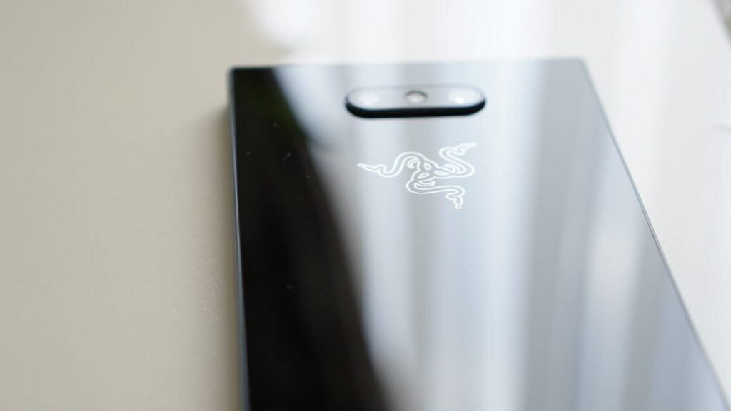 Unboxing Razer Phone 2. Un telefon (doar) pentru jocuri?