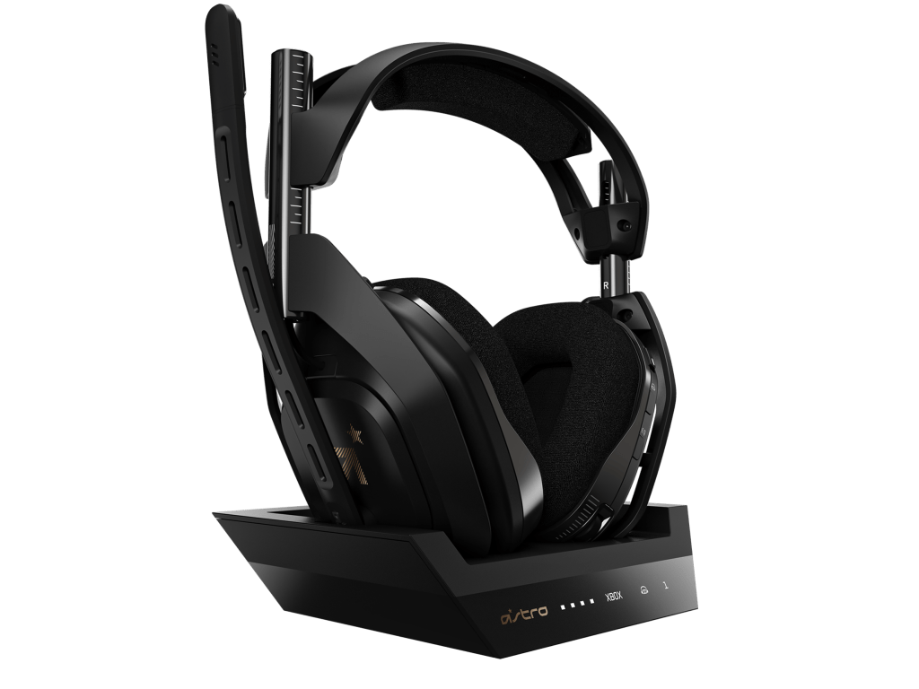 Astro A50 — Imagine 3 Căștile Astro A50, tastatura Logitech-G Pro și mouse-ul G 502 LightSpeed. Primele impresii