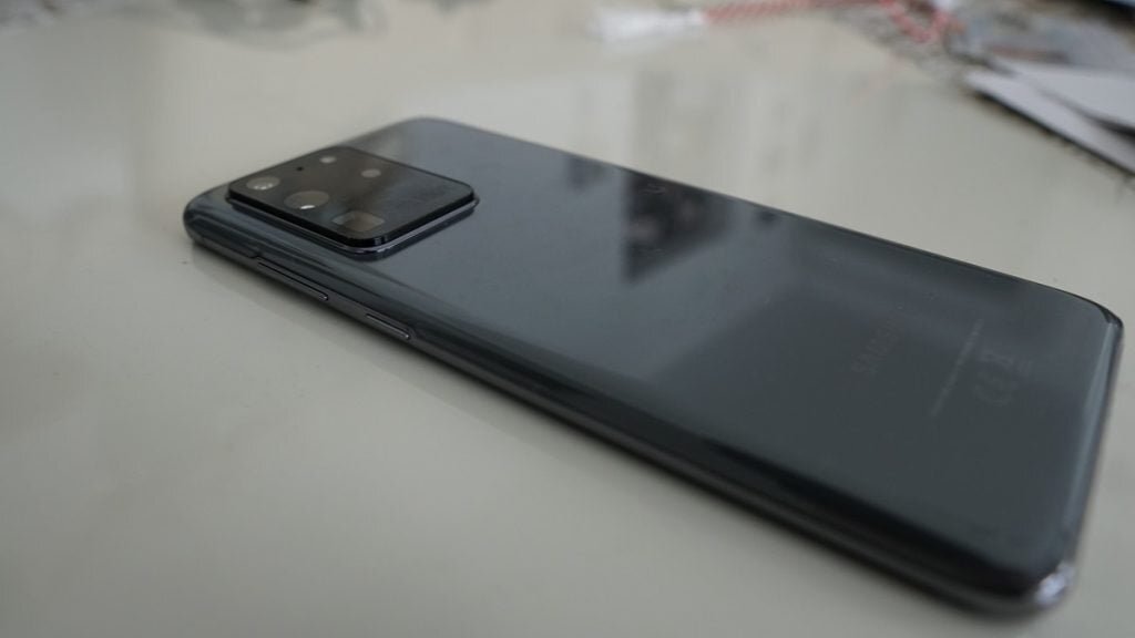 Review Samsung Galaxy S20 Ultra. Merită sau nu să plătești aproape 7000 de lei?