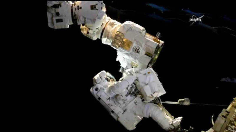 NASA caută astronauți