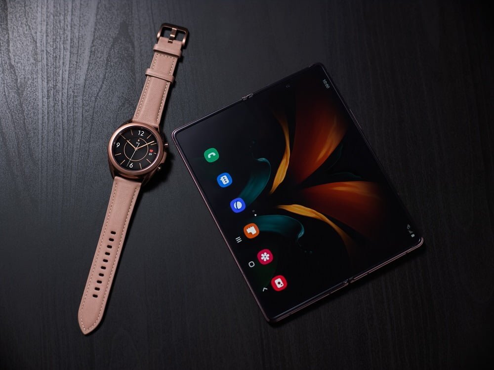 01 galaxyzfold2 watch3 lifestyle