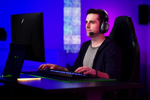 RAZER BLACKSHARK V2 PRO 2