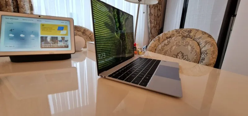 Huawei MateBook X 2020, un laptop touchscreen excelent