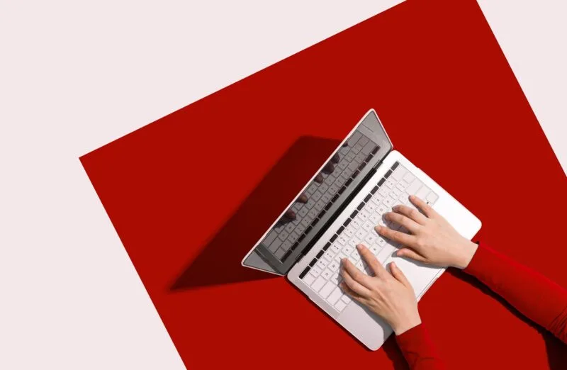 spatiul pe laptop