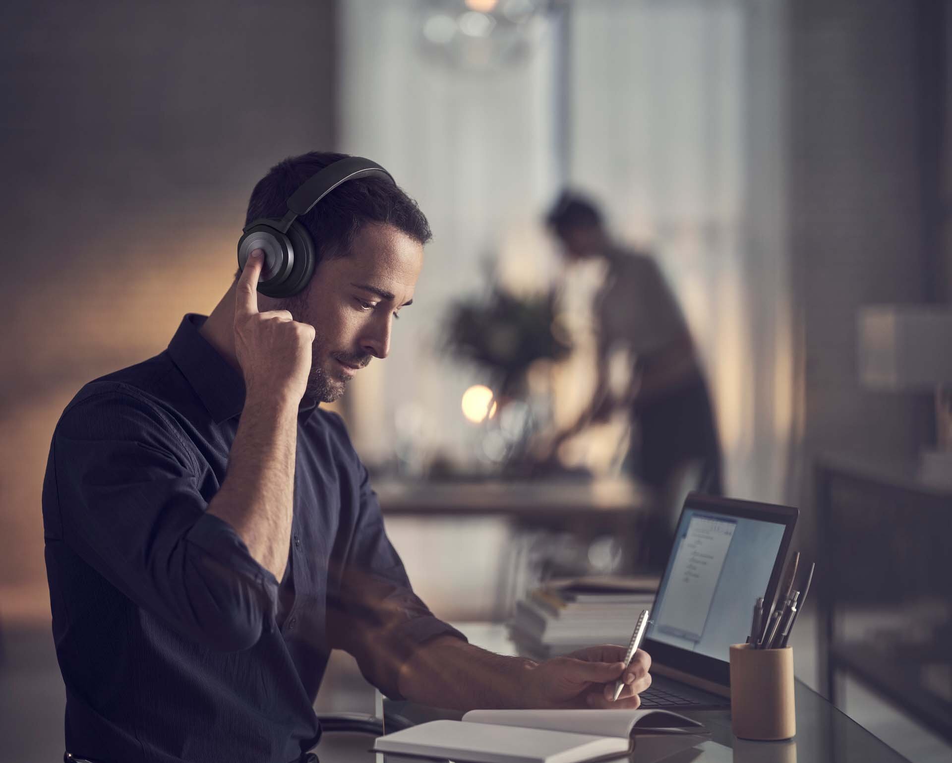 Bang & Olufsen Beoplay HX — Imagine 3 Bang Olufsen Beoplay HX 33