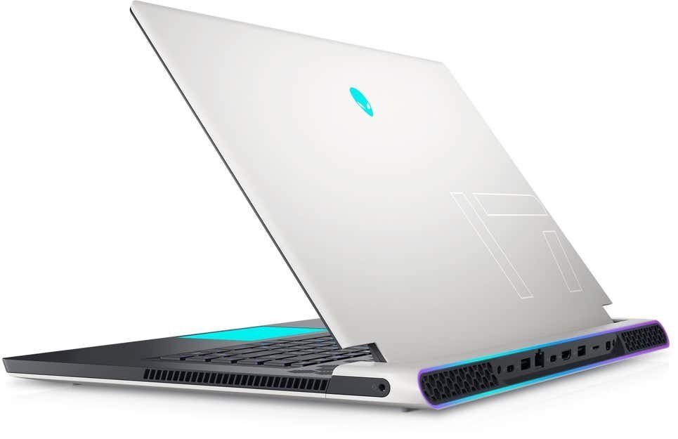 Alienware x17 front