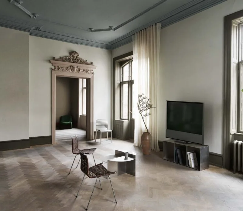 Bang & Olufsen Beovision Contour