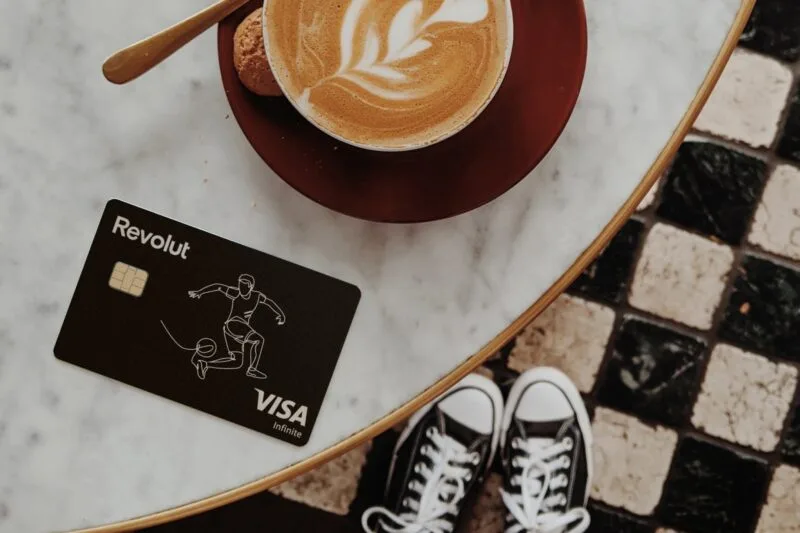 Revolut carduri personalizate