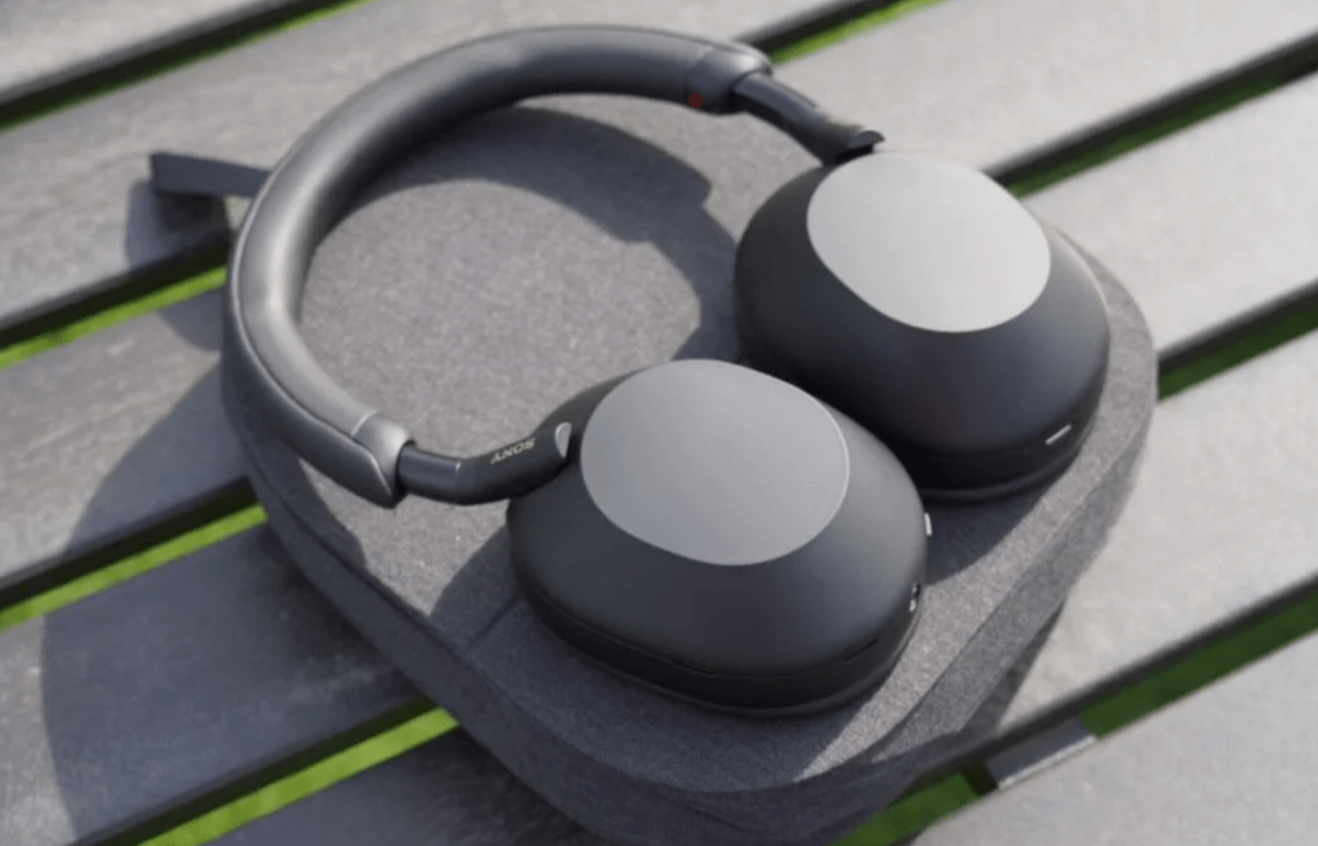 Sony WH-1000XM5 — Imagine 13 Sony WH-1000XM5 — Imagine 13