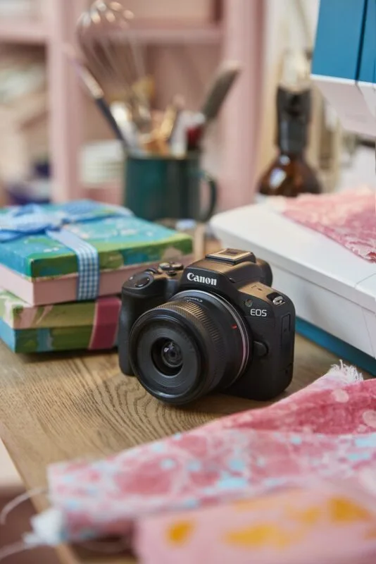 Canon EOS R50