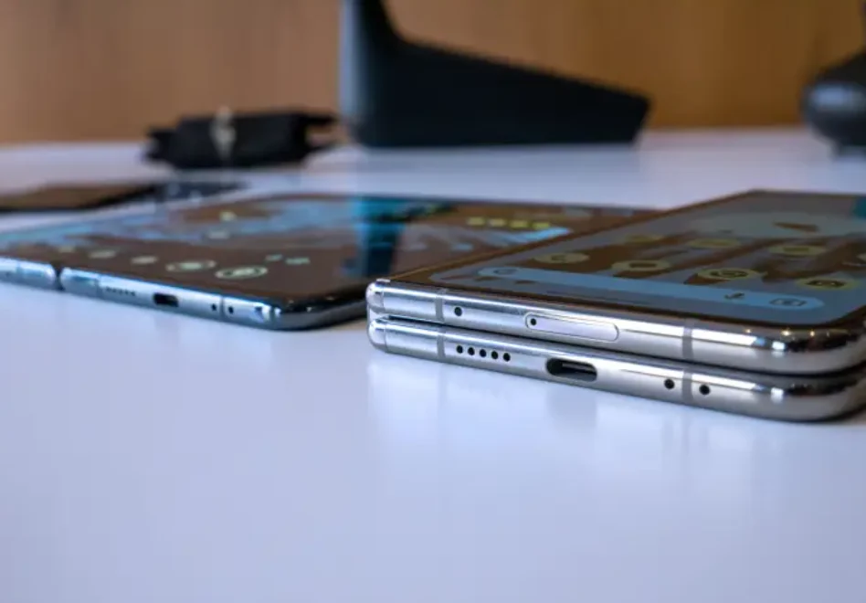 Google Pixel Fold — Imagine 4 Google Pixel Fold — Imagine 4