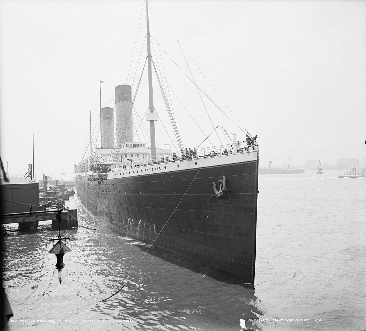 RMS Oceanic New York cropped
