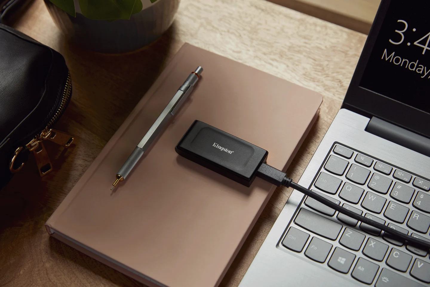 Kingston XS1000 Kingston XS1000. O nouă soluție SSD de backup de buzunar