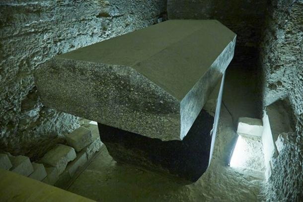 Granite Serapeum sarcophagus 0