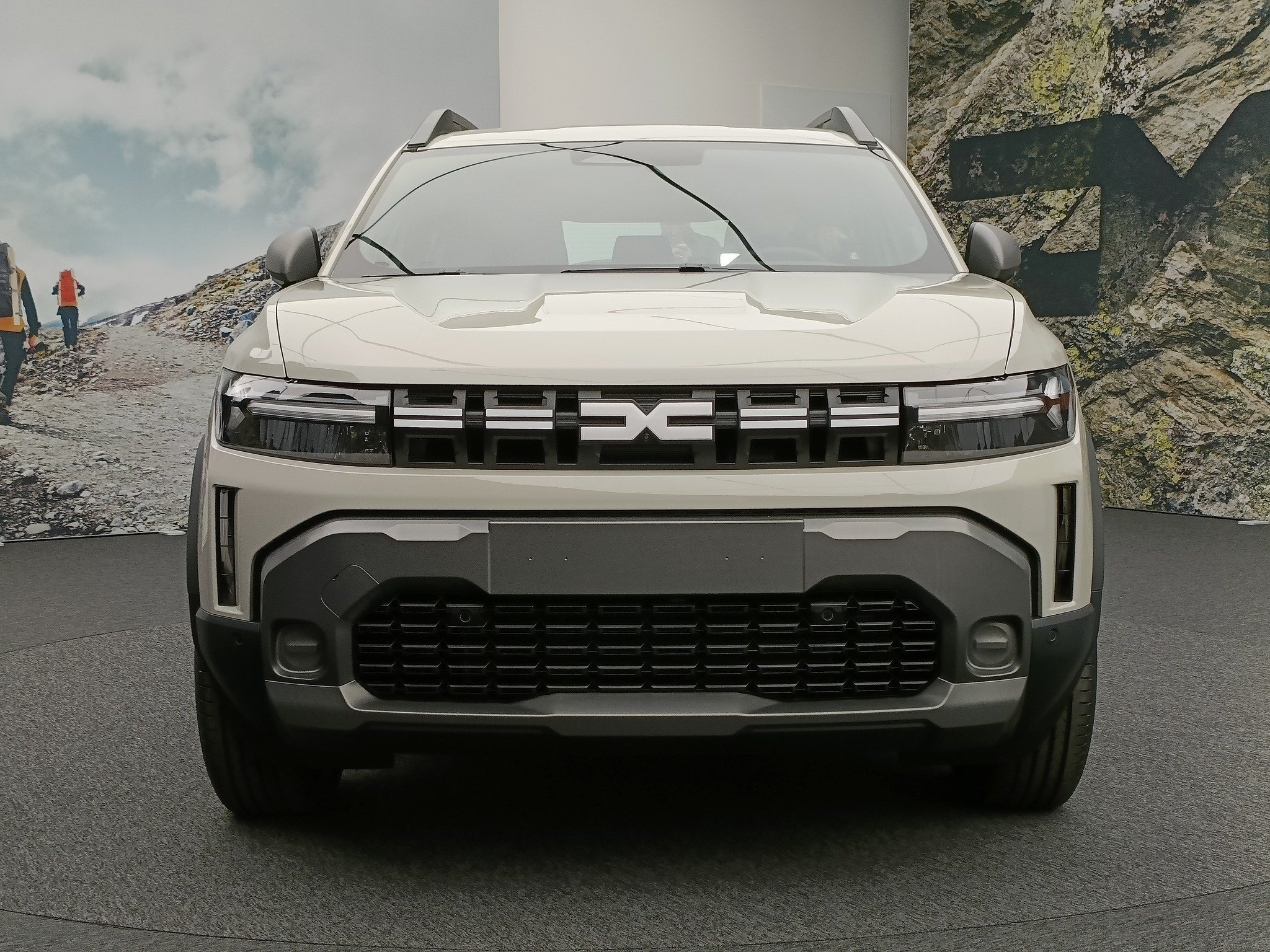 Dacia Duster 3 poate fi precomandat. Cât costă noua mașină