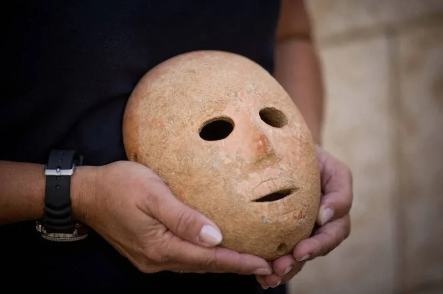 mască O mască misterioasă, de acum 9000 de ani, face senzație în lumea științifică
