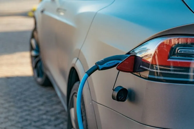 automobil electric la mâna a doua