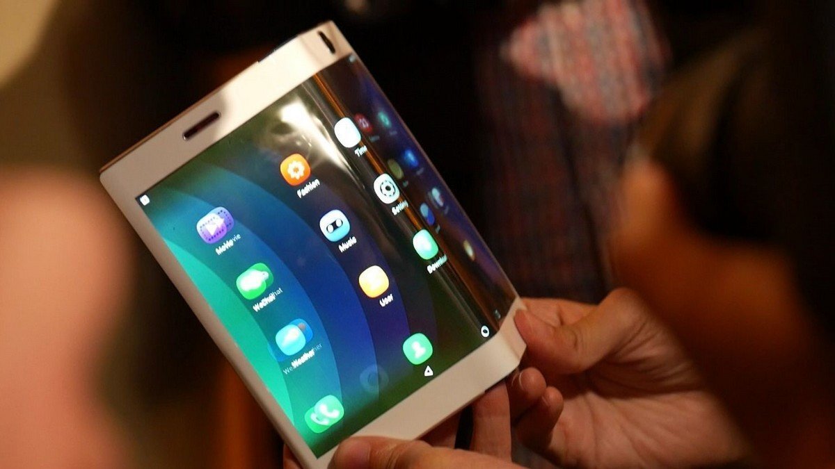 iPhone pliabil — Imagine 3