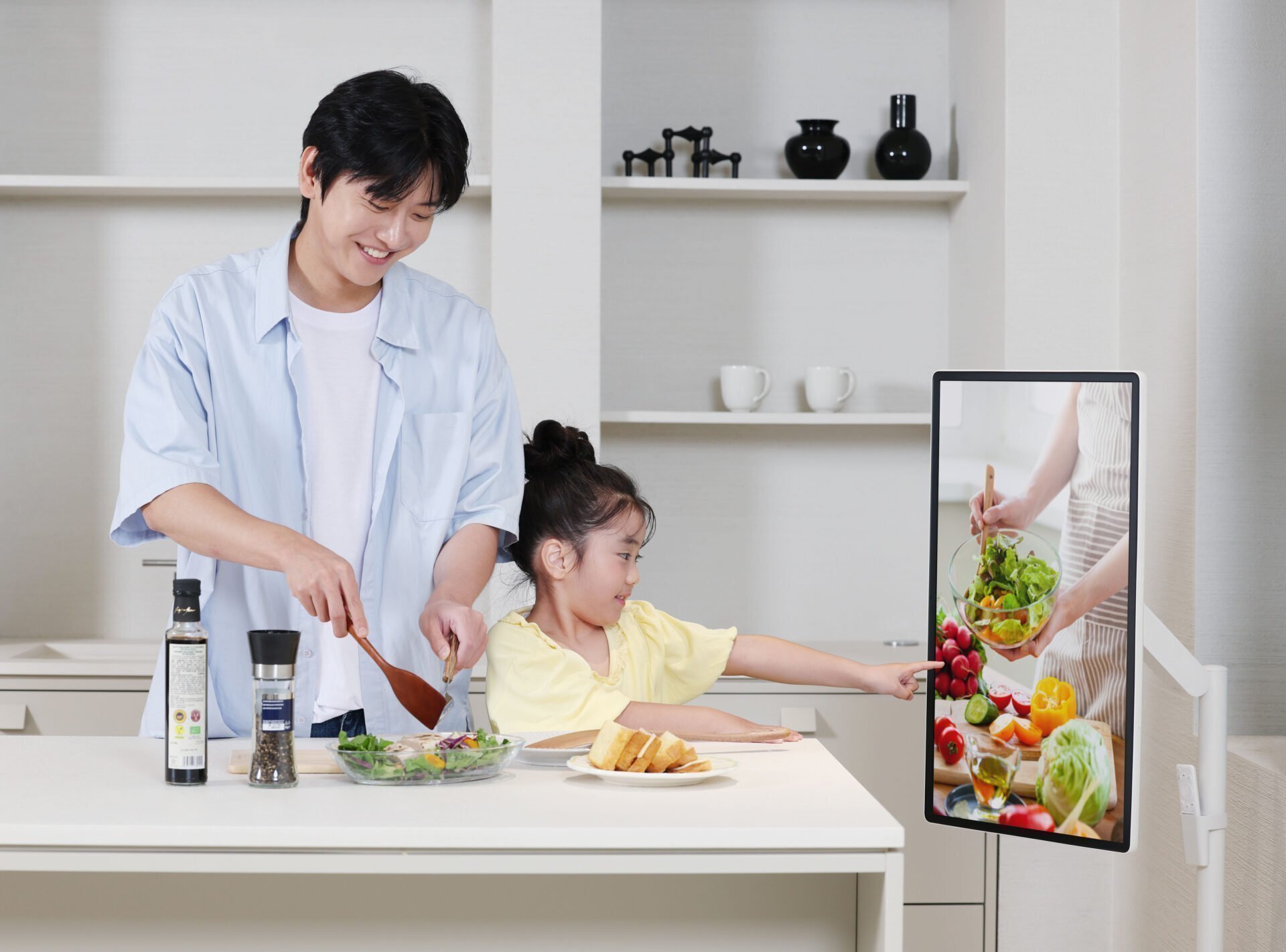 Samsung lansează The Moving Style, televizorul-tabletă portabil