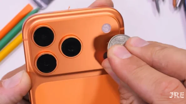iPhone 17 Pro zgarieturi