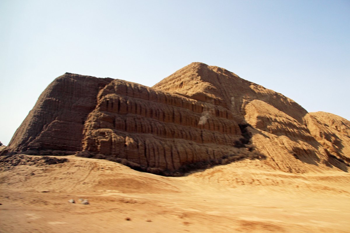Huaca del Sol: Misterul piramidei de cărămizi nearse din Peru
