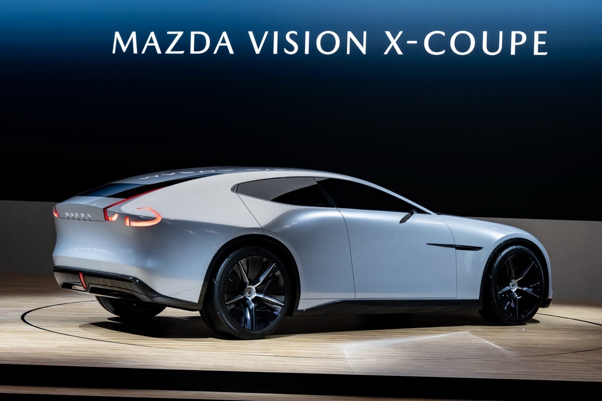 MAZDA VISION MODEL 2 X COUPE 2048x1365 1