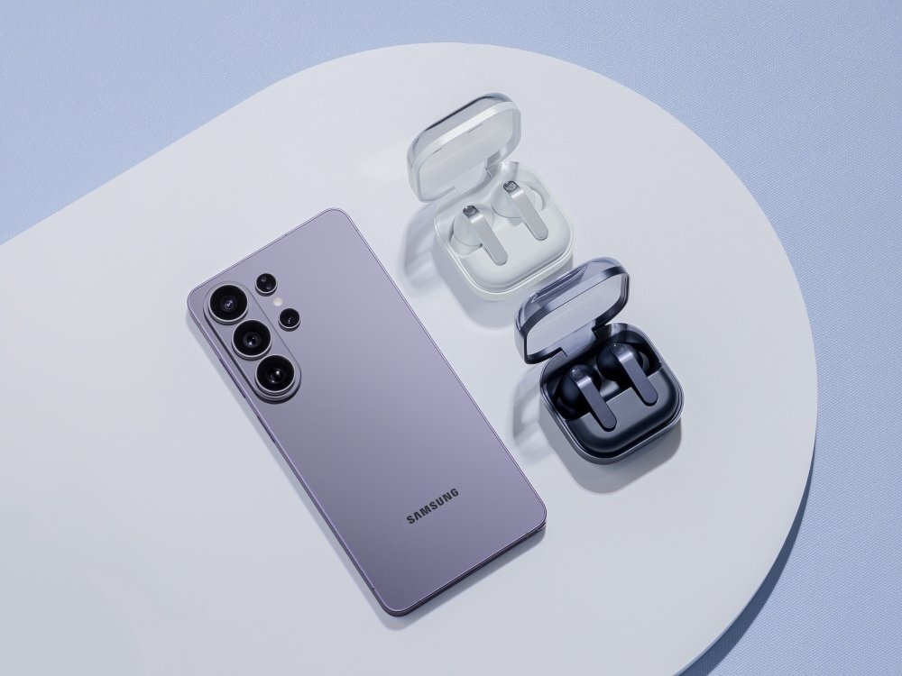 Galaxy Buds 4 Pro se integrează impecabil în noul ecosistem Galaxy AI