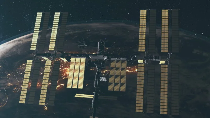 Gravity fly of international space station huge s 03 17 06 48 42 utc