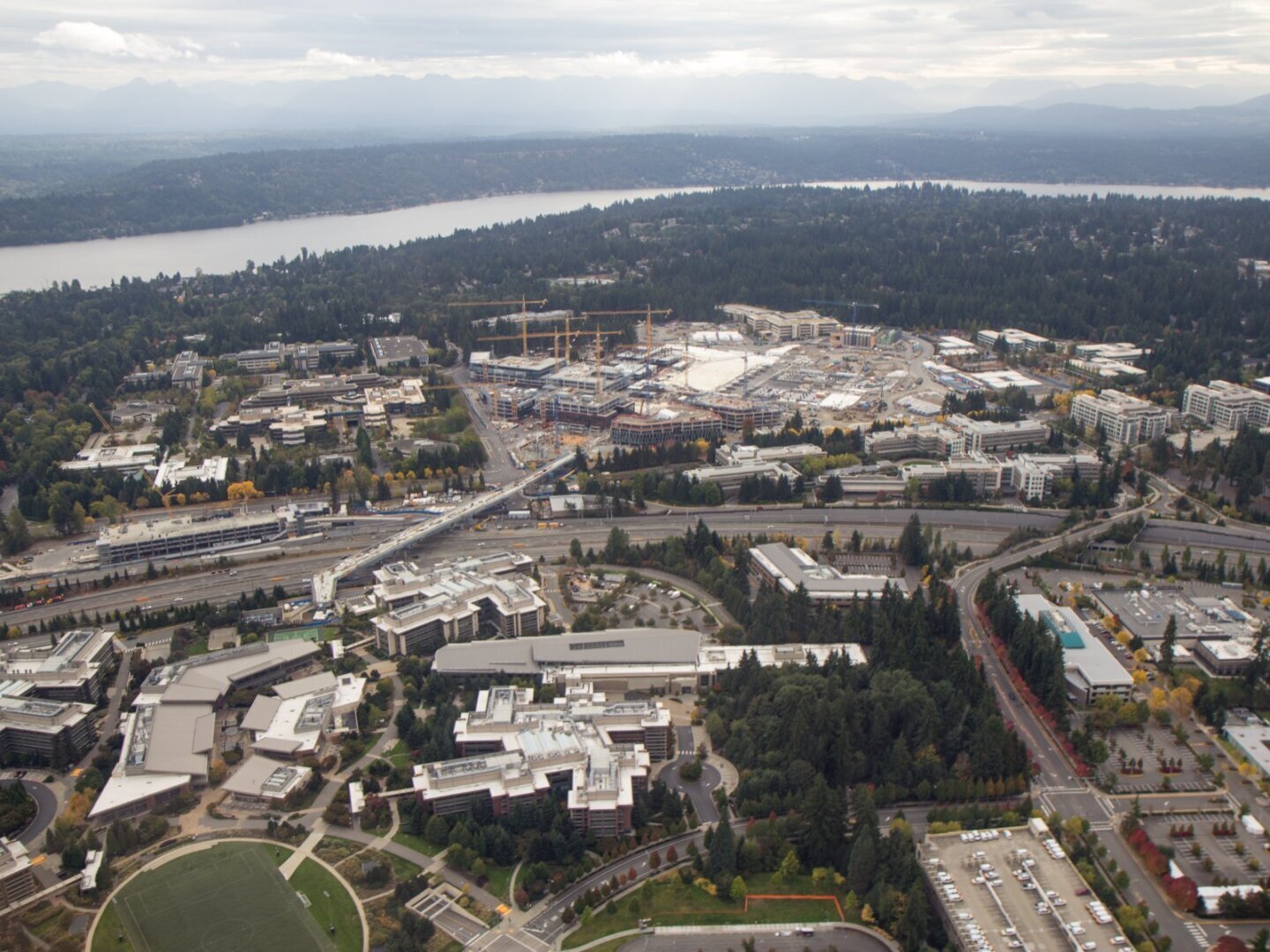 Windows 11 KB5101681 - campusul Microsoft din Redmond, unde e dezvoltat sistemul de operare